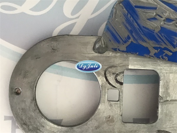 修補砂孔的膠水