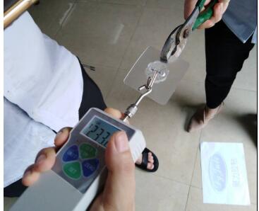 PC透明掛鉤用什么膠水粘?找塑料UV膠水廠家-聚力膠粘 PC透明掛鉤用什么膠水粘?找塑料UV膠水廠家-聚力膠粘