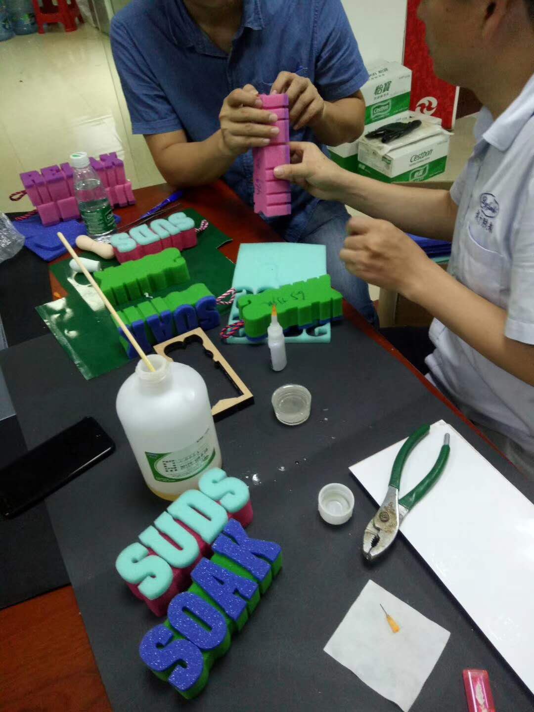 海綿用什么膠水粘 海綿用什么膠水粘