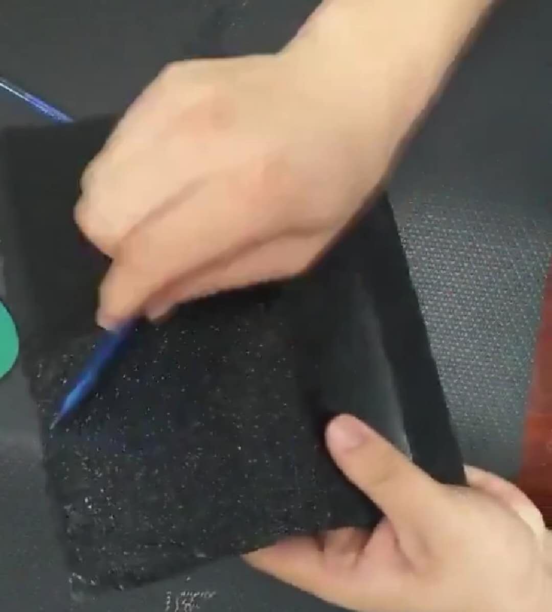 粘橡膠和金剛砂易脫落？找固化后表面平整有光澤耐濕熱和大氣老化的聚力金剛砂膠水