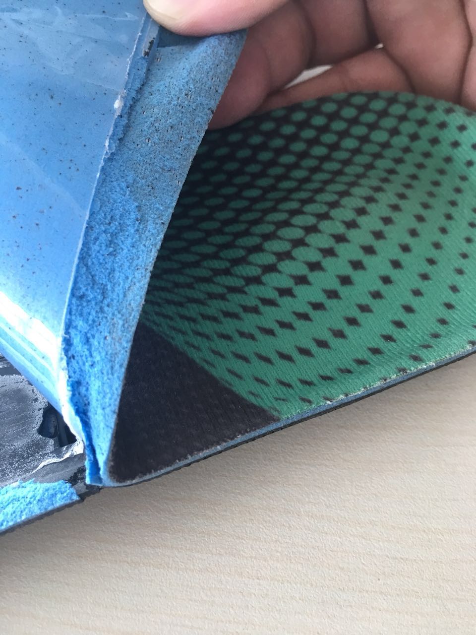 泡棉復合膠水哪家好？ 強力EVA復合膠水找聚力廠家采購無腐蝕EVA膠水