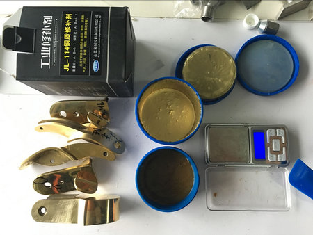 銅鑄件表面有砂眼氣孔，用無損外觀的銅質鑄件修補劑-聚力膠水