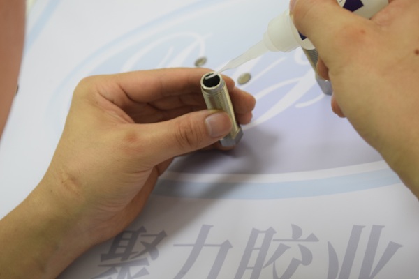 哪種膠水能粘鐵？粘鐵用什么膠水好？