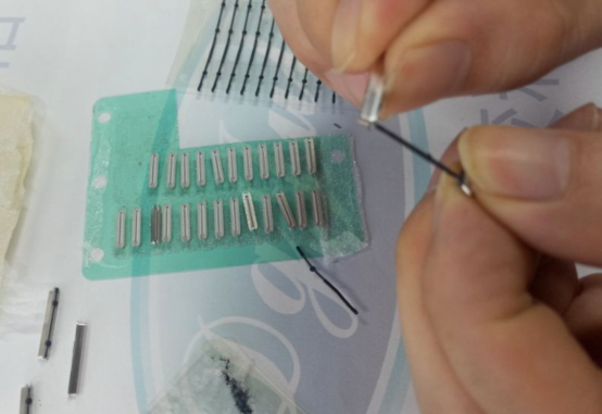金屬和塑料用什么膠水粘牢固？不妨用聚力膠水的塑料粘金屬瞬間膠水試試