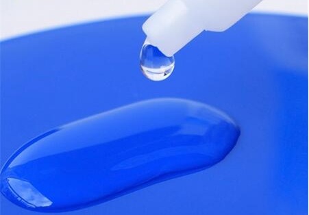 粘橡膠和金屬的膠水,我選擇大小面積均可使用的橡膠粘金屬瞬間膠！