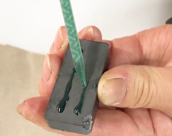 丙烯酸ab膠用于鐵跟塑料粘接