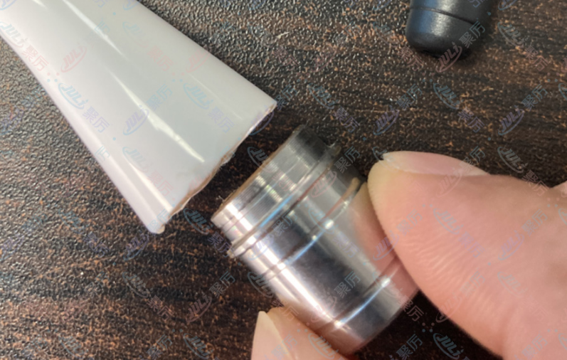 膠水之力--美容儀器的必備伴侶