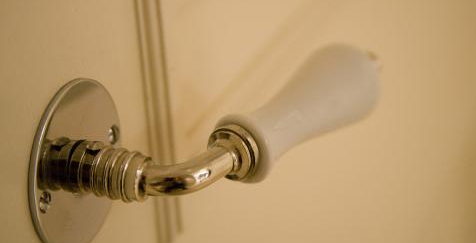 金屬門把手用什么膠水粘接最好?