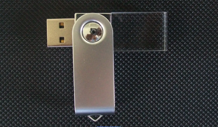 玻璃金屬U盤可以用什么膠水粘接呢?聚力UV膠水高透明抗震動 玻璃金屬U盤可以用什么膠水粘接呢?聚力UV膠水高透明抗震動