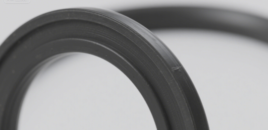 從滲漏隱患到持久密封:聚厲TPU膠與電池密封圈的完美契合 從滲漏隱患到持久密封:聚厲TPU膠與電池密封圈的完美契合